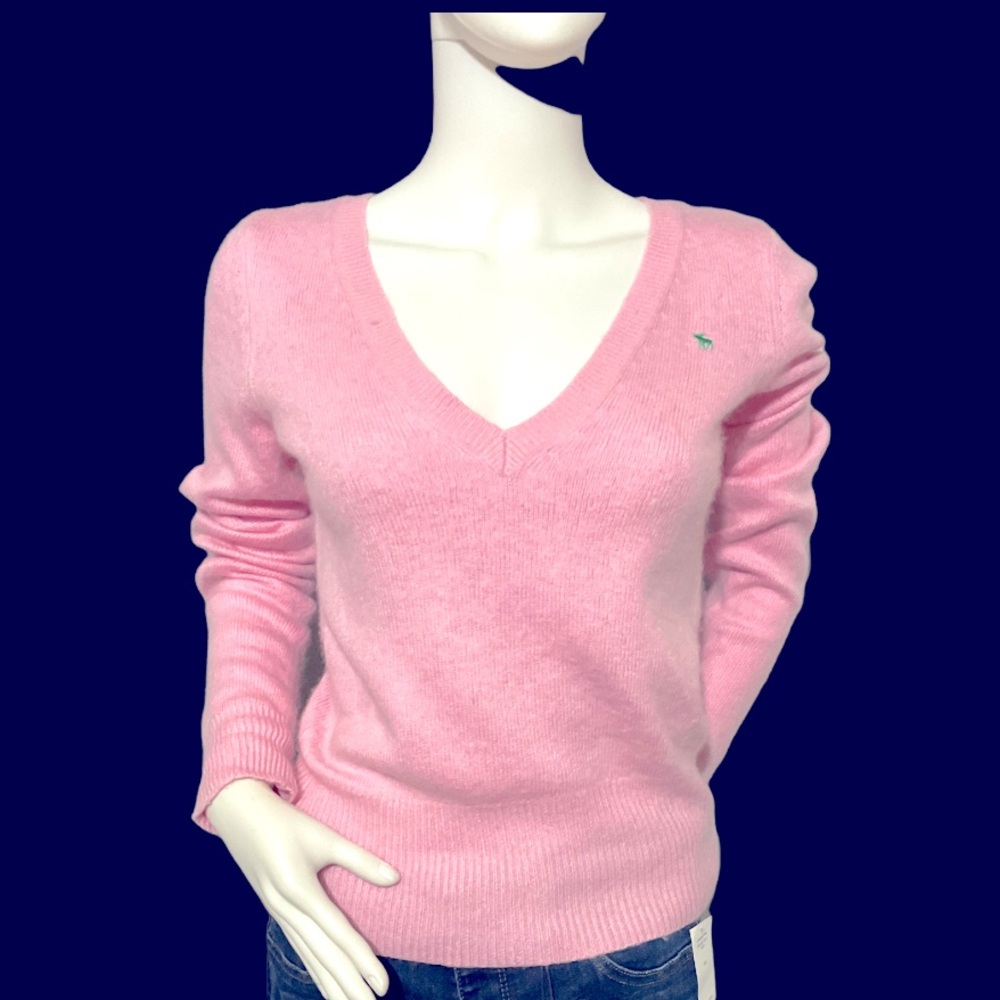 Abercrombie & Fitch sweater